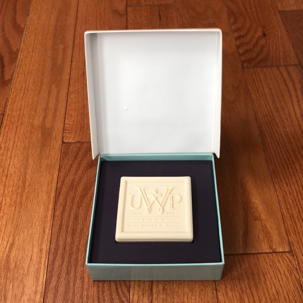 ❤️ 3/$10 ❤️ UWP No. 5 Sea Salt and Chai Tea Soap